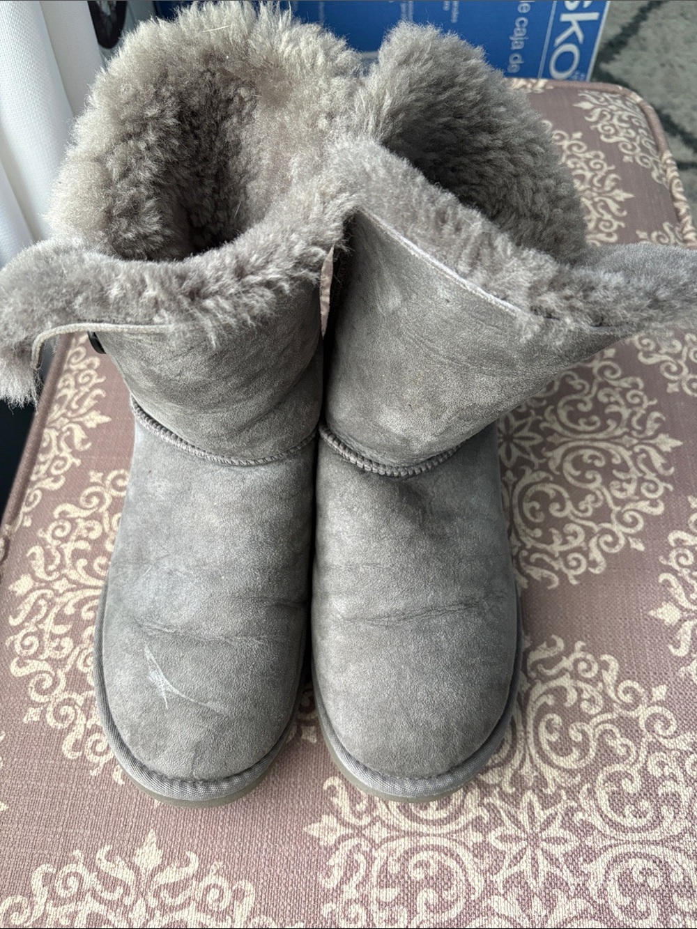 Women’s Ugg F180131 boots